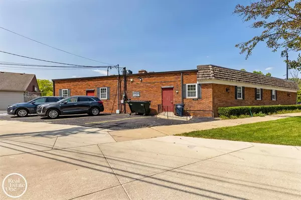 Grosse Pointe, MI 48230,17770 Mack Avenue