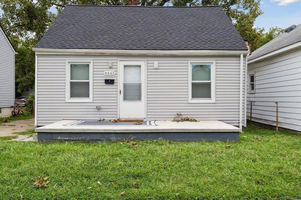 8443 Republic Ave Avenue,  Warren,  MI 48089