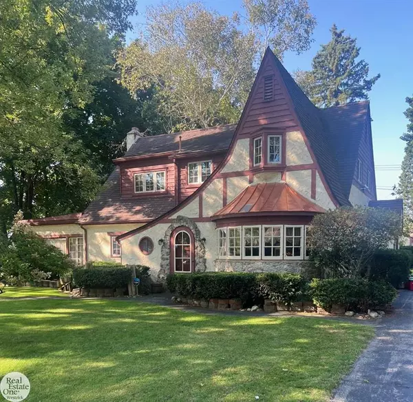 307 Colonial Lane, Algonac, MI 48001