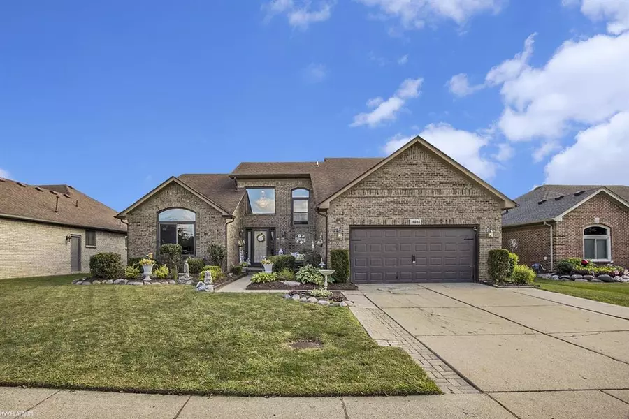 19894 Comanche Drive, Macomb, MI 48042