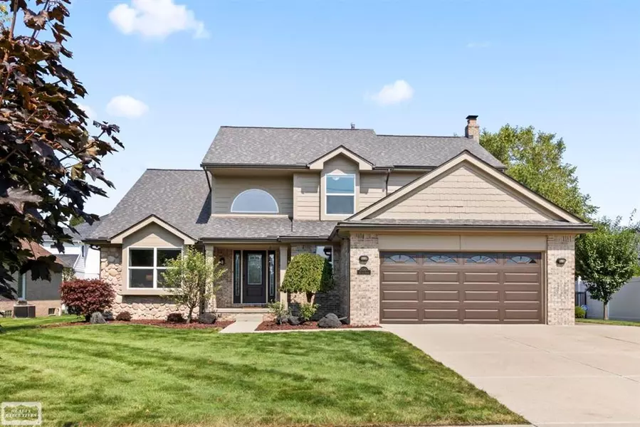 27705 Ashland Avenue, Harrison Twp, MI 48045
