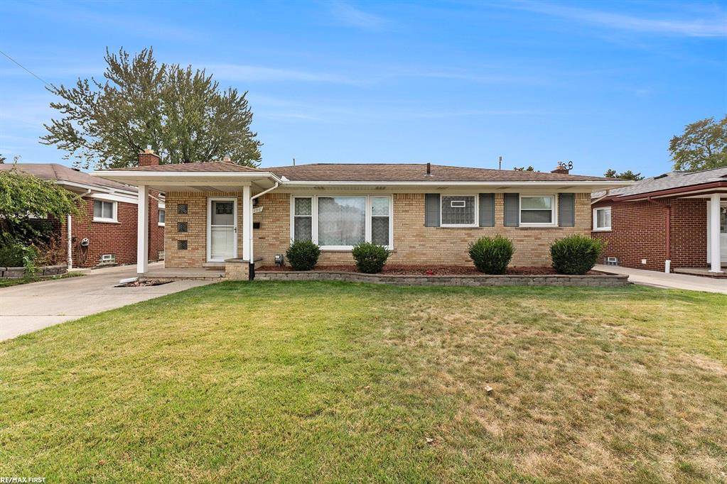 8196 Darlene Street, Warren, MI 48093