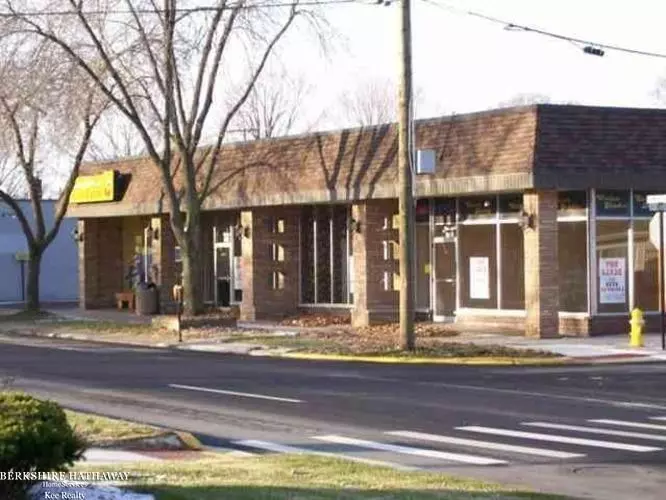 21155 Mack Avenue, Grosse Pointe Woods, MI 48236