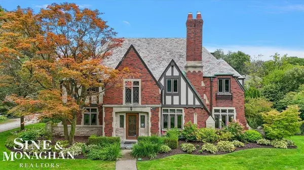 1016 Buckingham Road, Grosse Pointe Park, MI 48230