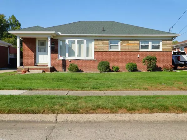 22549 Shorewood Drive, St. Clair Shores, MI 48081