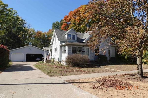 330 CHERRY Street, South Haven, MI 49090