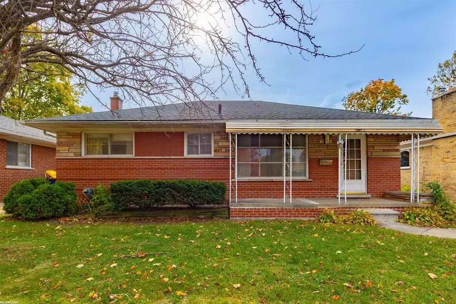 7562 Edward Avenue, Center Line, MI 48015