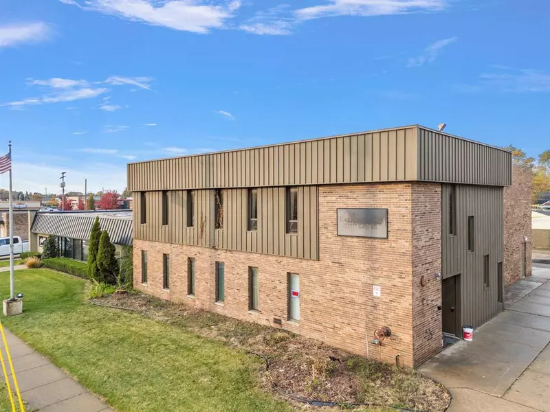 22777 Kelly Road, Eastpointe, MI 48021