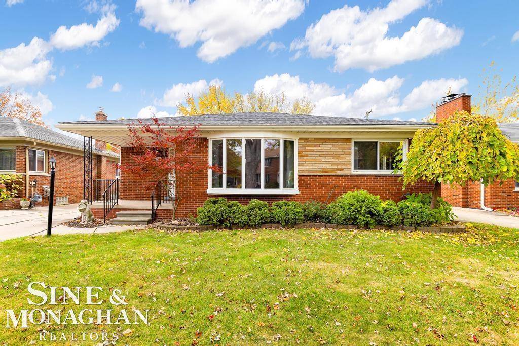 1789 Aline Drive, Grosse Pointe Woods, MI 48236