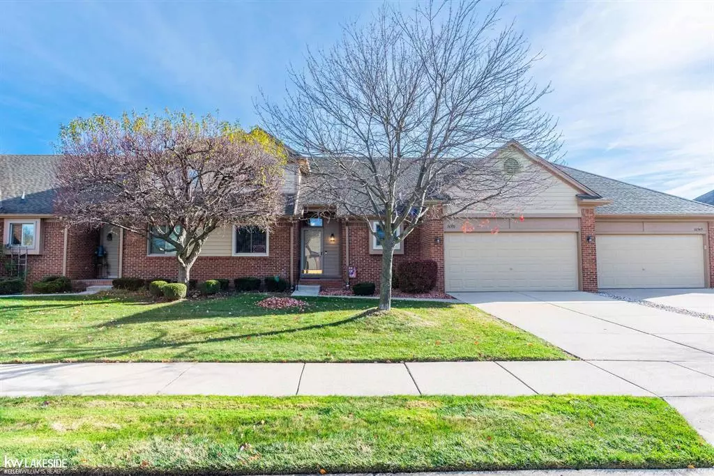 Macomb, MI 48044,16931 Country Ridge Court