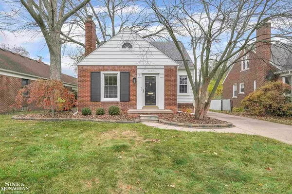 2072 Lancaster Street, Grosse Pointe Woods, MI 48236