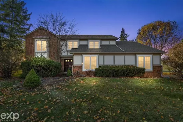 1579 Lomas Verdes, Rochester Hills, MI 48306