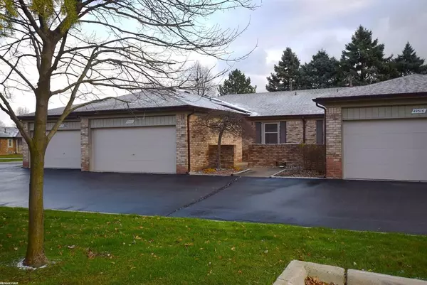 49318 Sheridan Court 158, Shelby, MI 48315