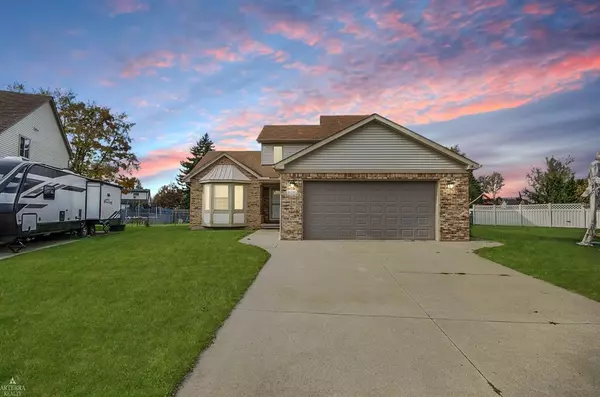 49251 Pine Glen Drive, Chesterfield Twp, MI 48051