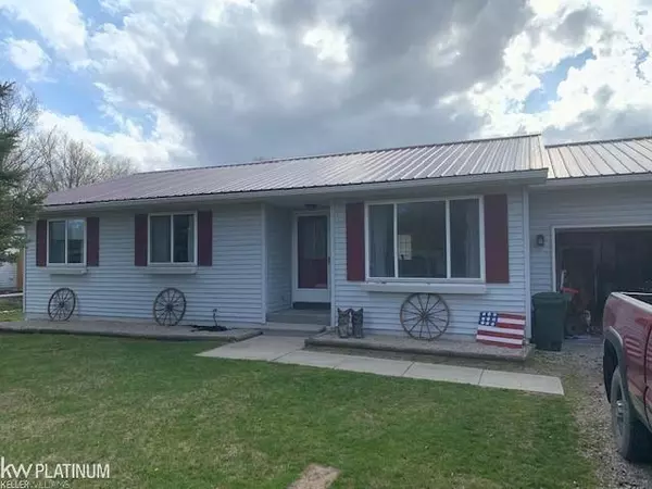 25 N Flower Street, Croswell, MI 48422