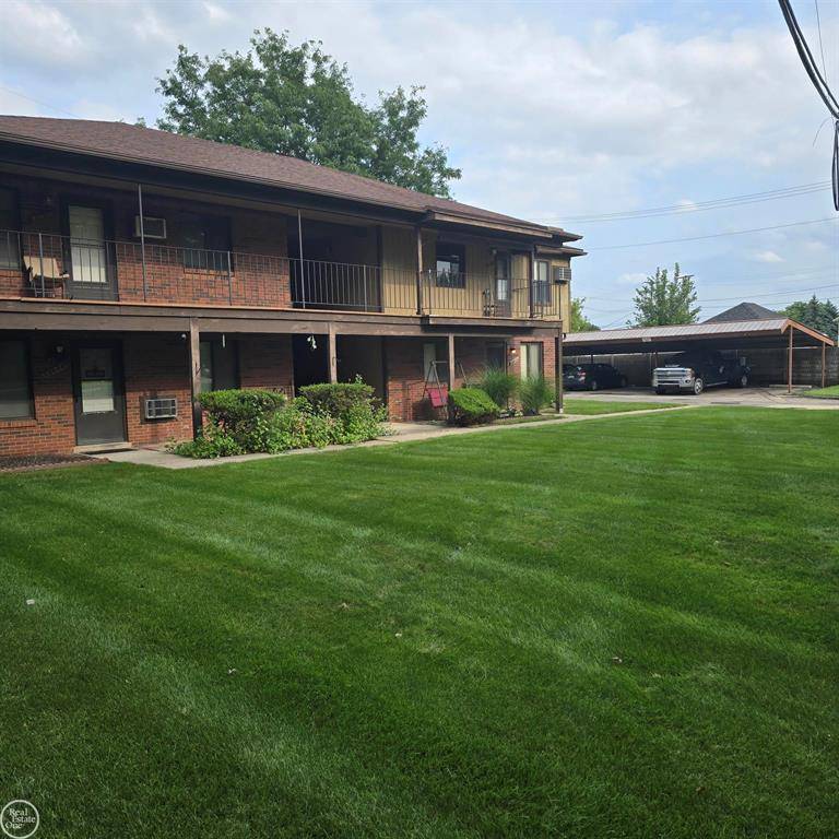 30442 Utica Road, Roseville, MI 48066