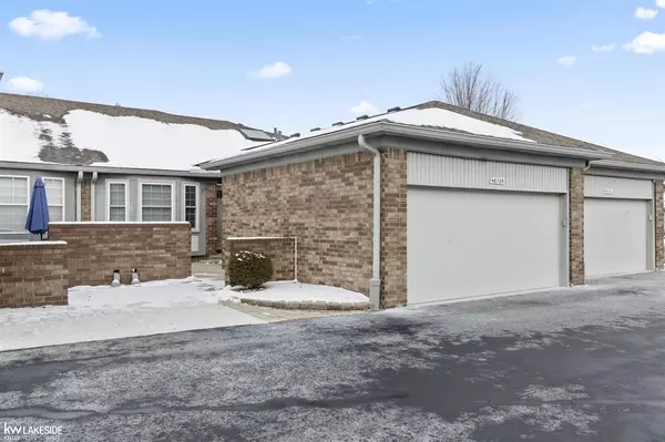 48709 Eagle Butte Court, Utica, MI 48315