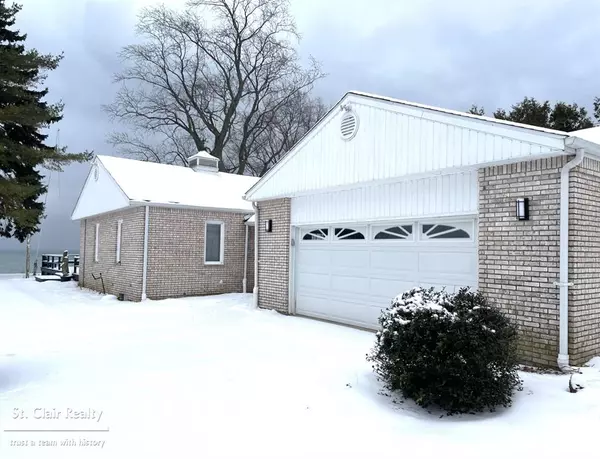 1519 S Lakeshore Road, Carsonville Vlg, MI 48419