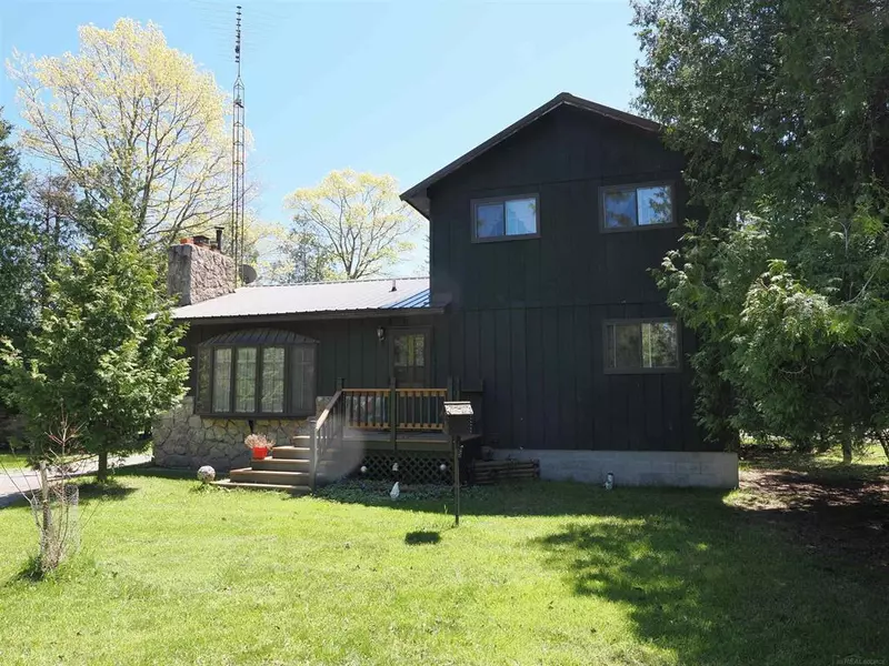 8255 Misery Bay Road, Alpena Twp, MI 49707