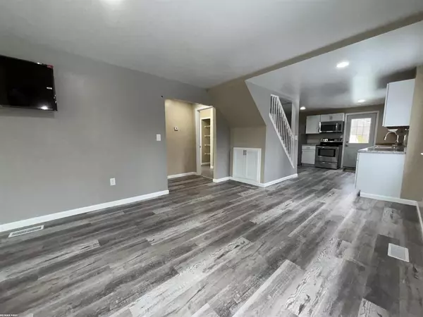 Chesterfield Twp, MI 48047,45527 JEFFERSON Avenue