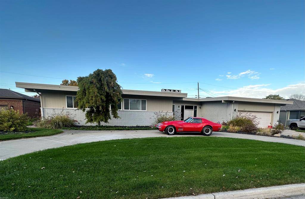22631 Bayview Drive, St. Clair Shores, MI 48081