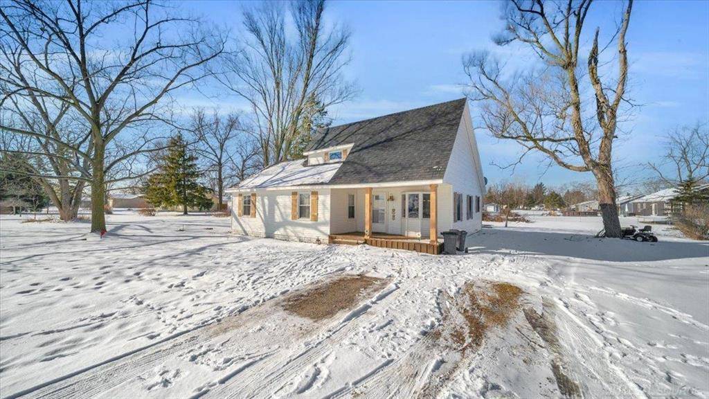 833 Range Road, Kimball Twp, MI 48074