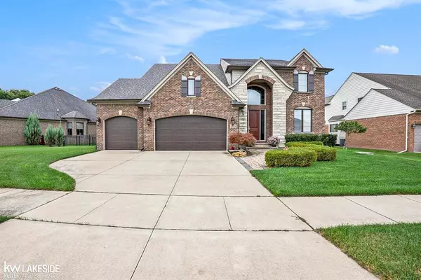 22624 Timbercrest Drive, Macomb, MI 48044