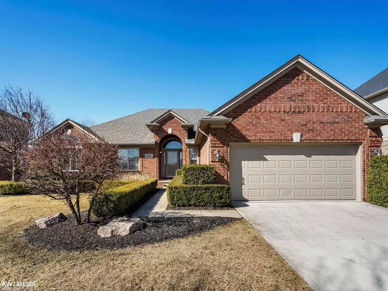 43647 MALLARD Lane, Clinton Twp, MI 48038