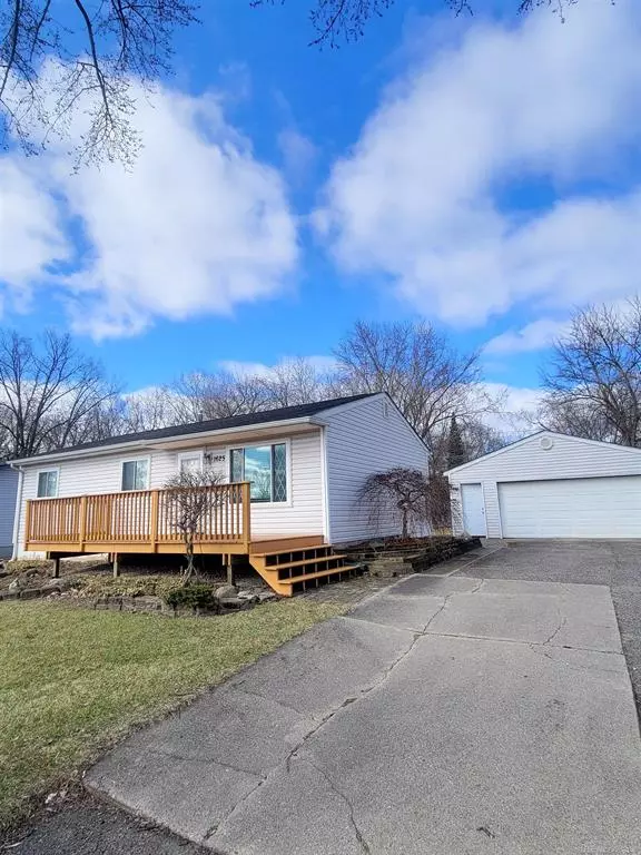 1625 KILLARNEY Court, Wolverine Lake Vlg, MI 48390