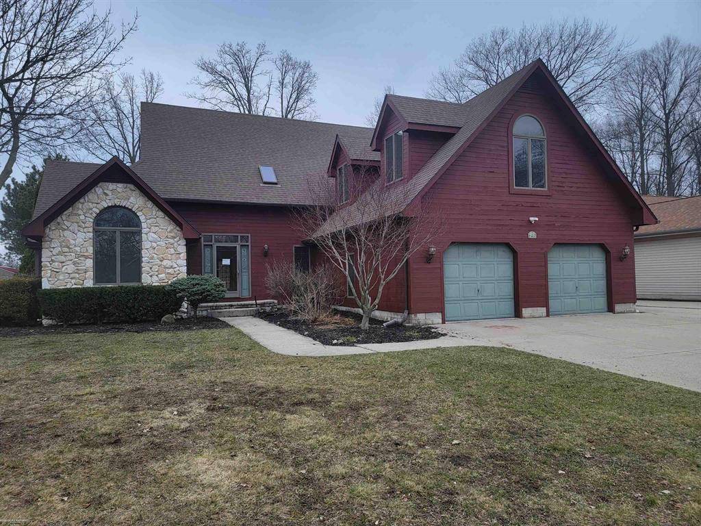 620 Victorian Woods Court, Marysville, MI 48040