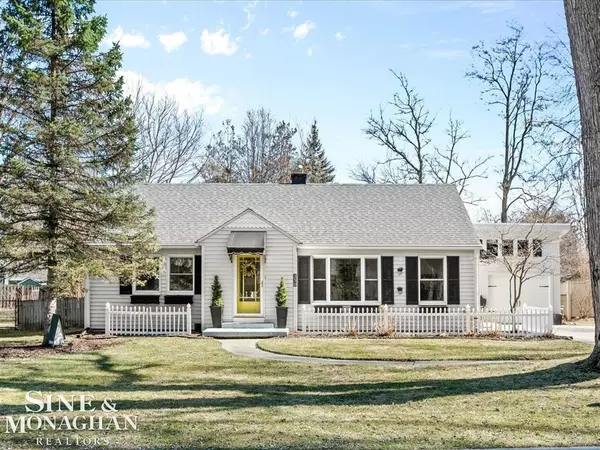 350 Colonial Lane, Algonac, MI 48001