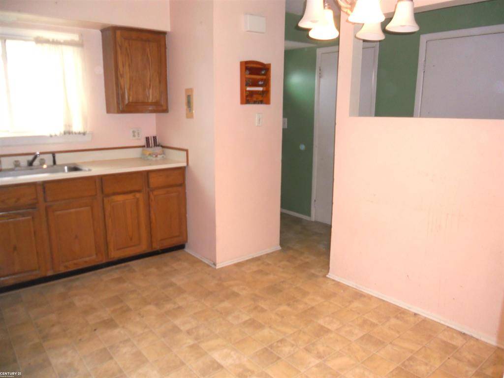Warren, MI 48093,8196 FARNUM Avenue