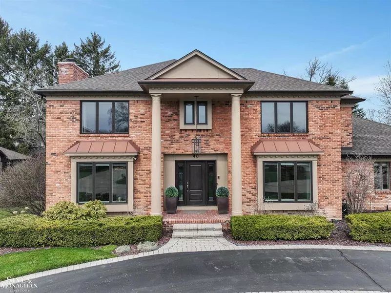 40 Regal Place, Village Of Grosse Pointe Shores, MI 48236