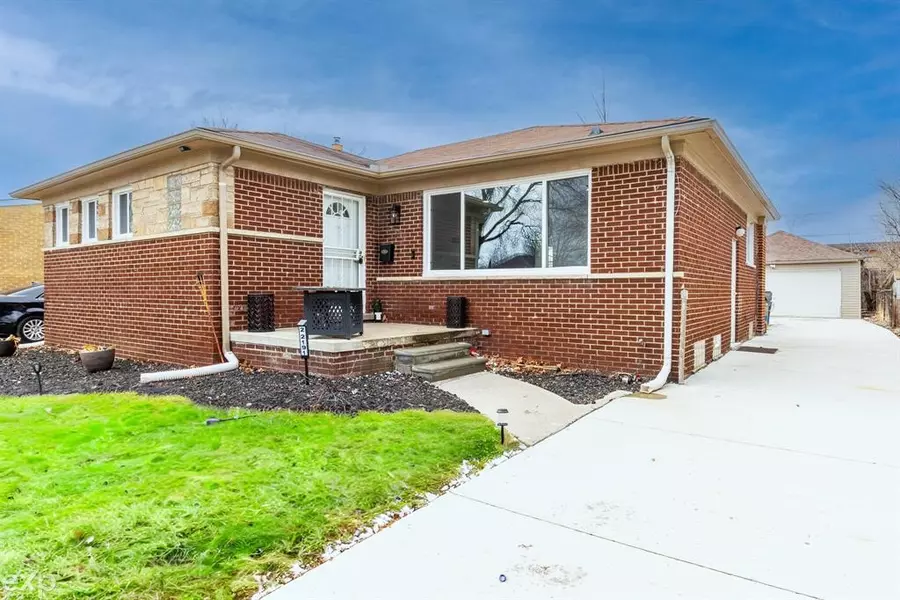 22191 Westhampton Street, Oak Park, MI 48237