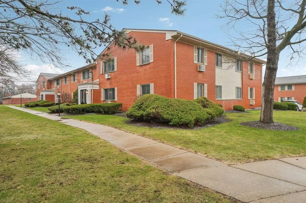 Rochester, MI 48307,801 Plate Street 208
