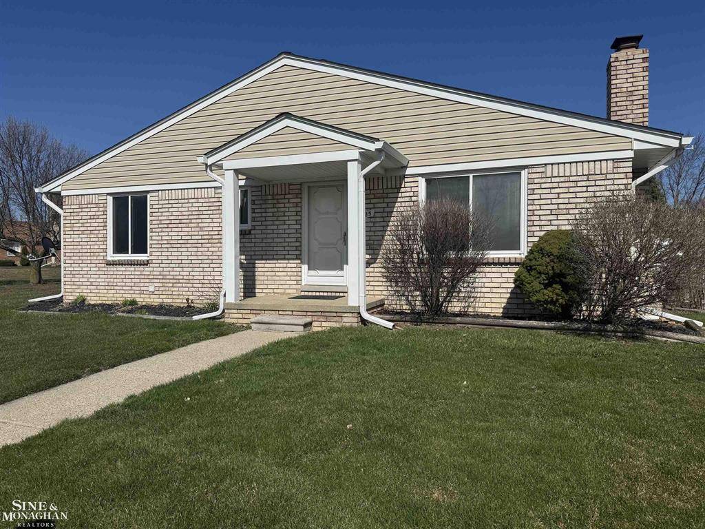 31925 Breezeway Street, New Baltimore, MI 48047