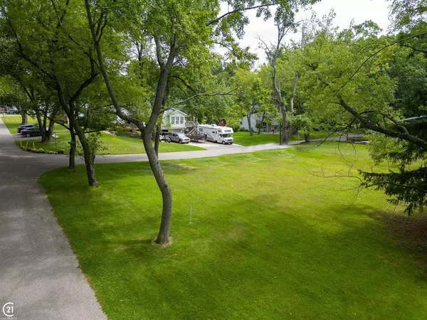 7381 CRESTMORE Street, West Bloomfield Twp, MI 48323