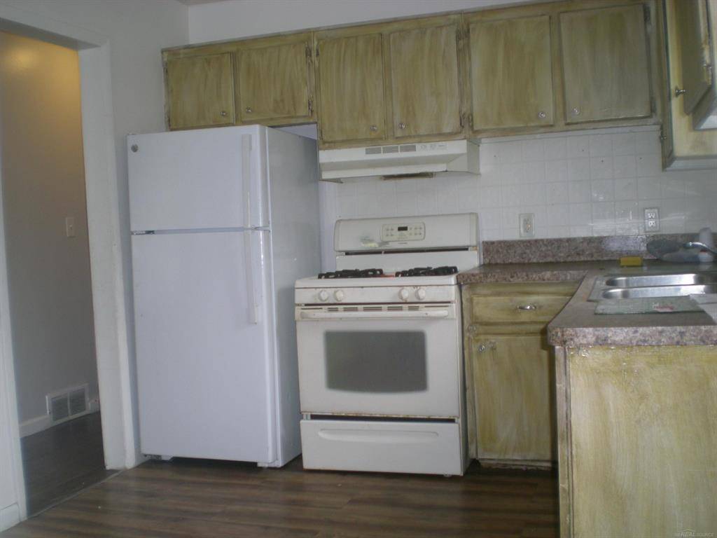 Clinton Twp, MI 48035,19430 Colman Street