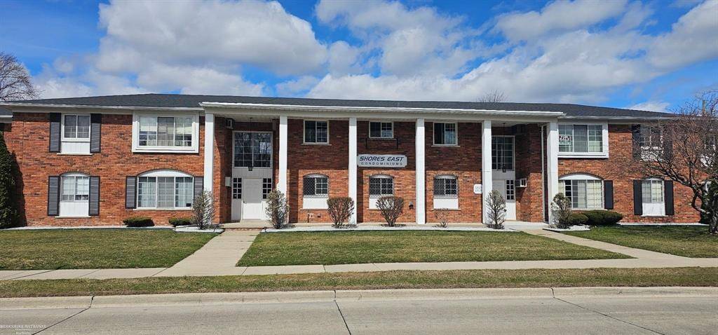 22025 11 Mile Road 13, St. Clair Shores, MI 48081