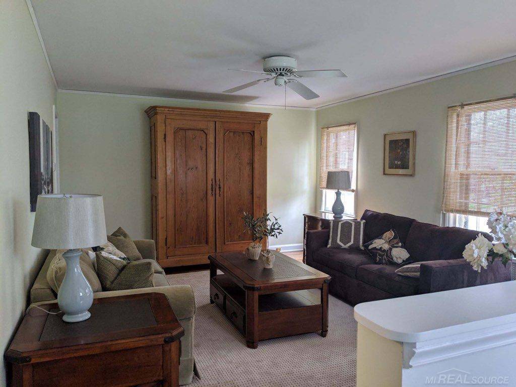 Grosse Pointe Farms, MI 48230,36 Beverly Road