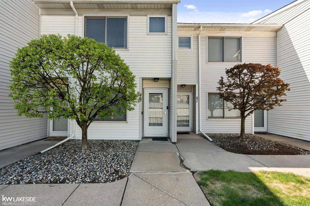 49 Rosebud Lane,  Mt. Clemens,  MI 48043