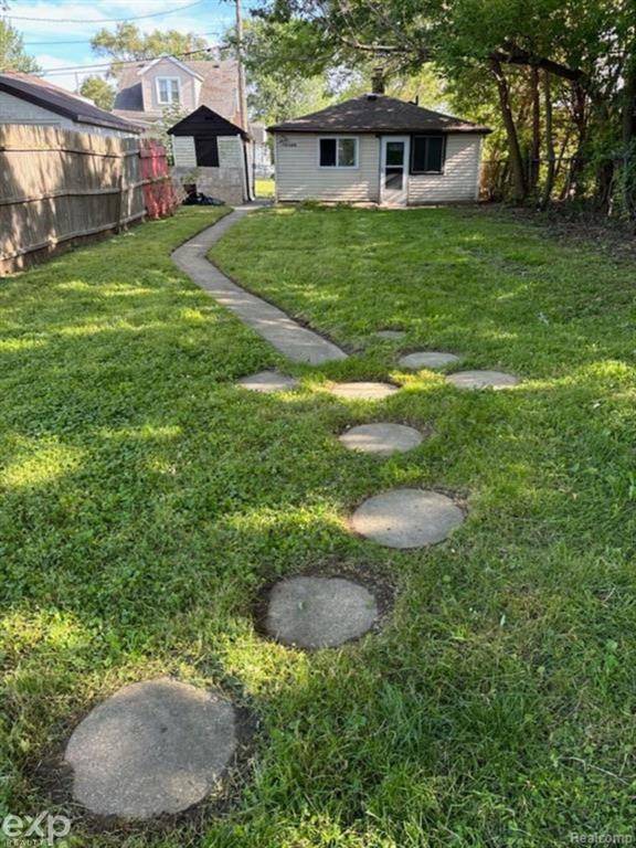 13388 Vernon Avenue, Warren, MI 48089