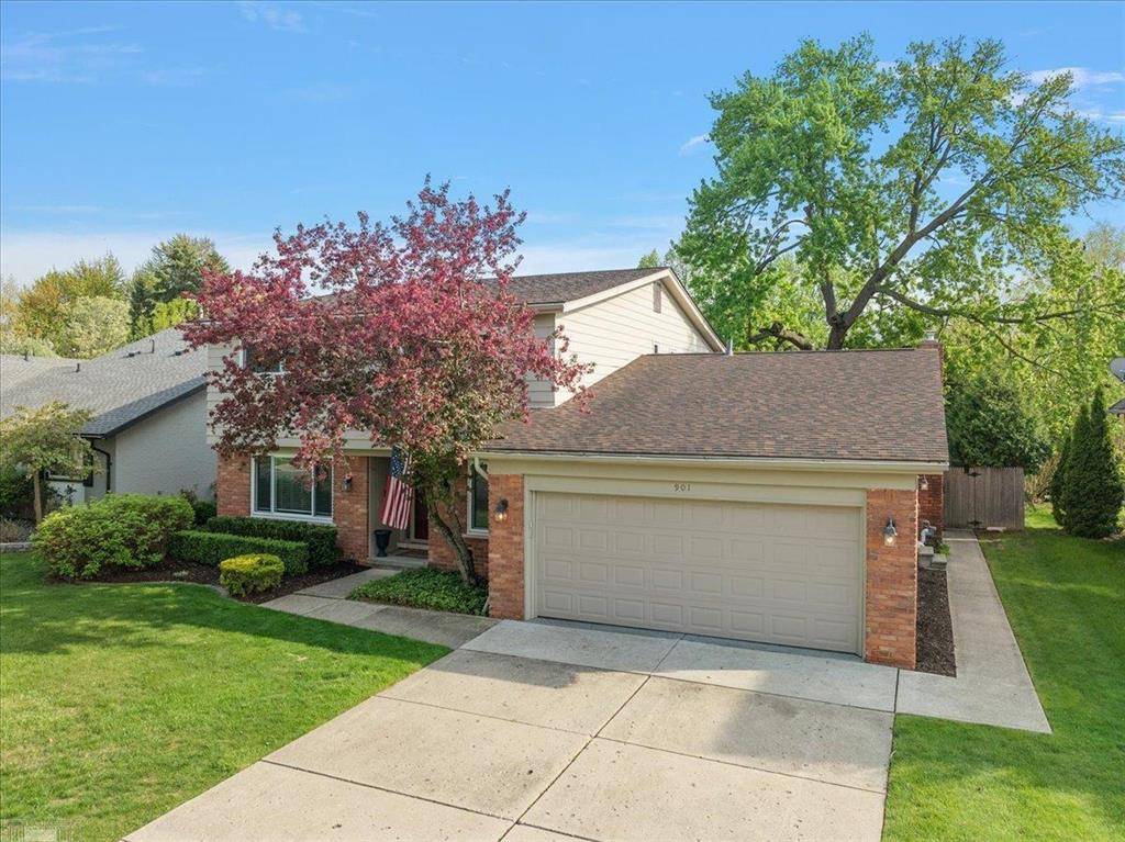 Grosse Pointe Woods, MI 48236,901 Hollywood Avenue