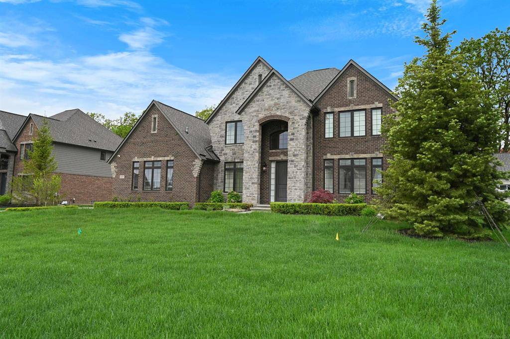 Rochester Hills, MI 48309,835 Crestwood Lane