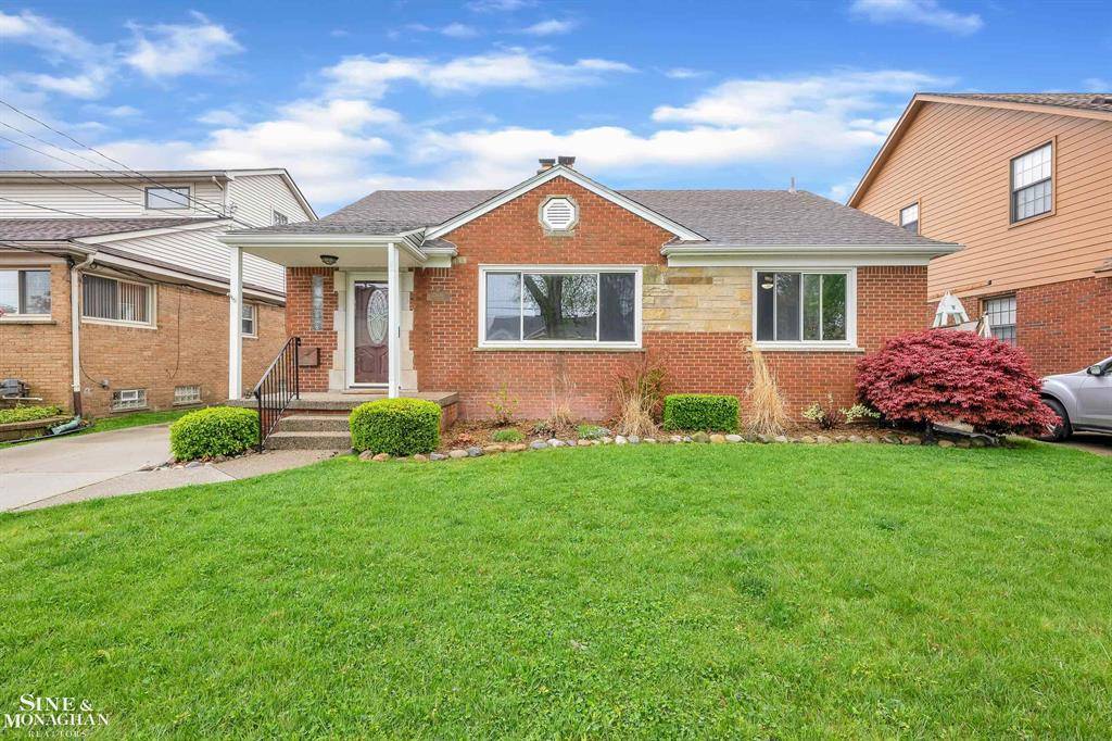 23310 Clairwood Street, St. Clair Shores, MI 48080