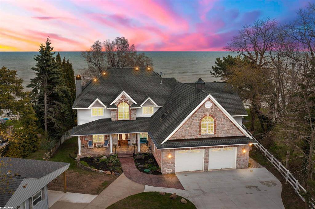 3864 Lakeshore Road, Deckerville Vlg, MI 48427