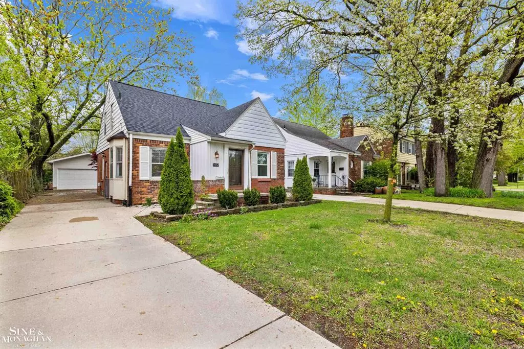 Grosse Pointe Woods, MI 48236,1432 Vernier Drive