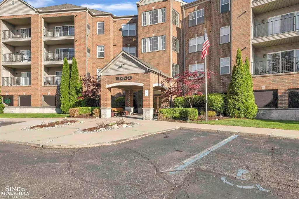 St. Clair Shores, MI 48082,2316 Country Club Drive