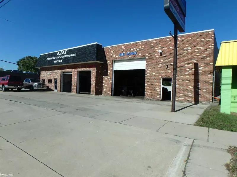 14447 E 9 Mile Road, Warren, MI 48089