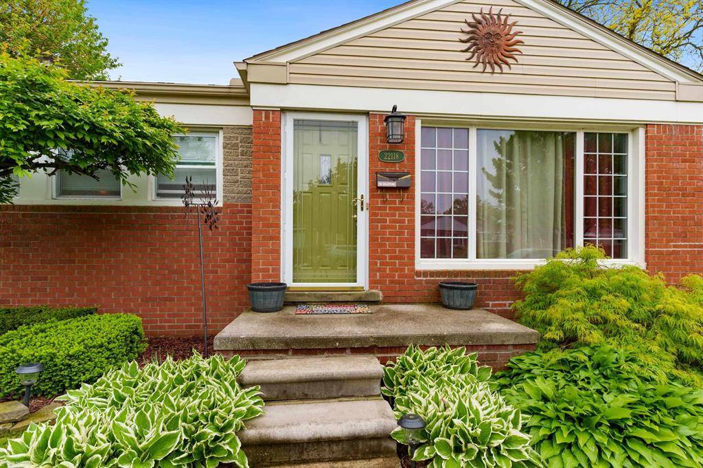 22118 Love Street, St. Clair Shores, MI 48082